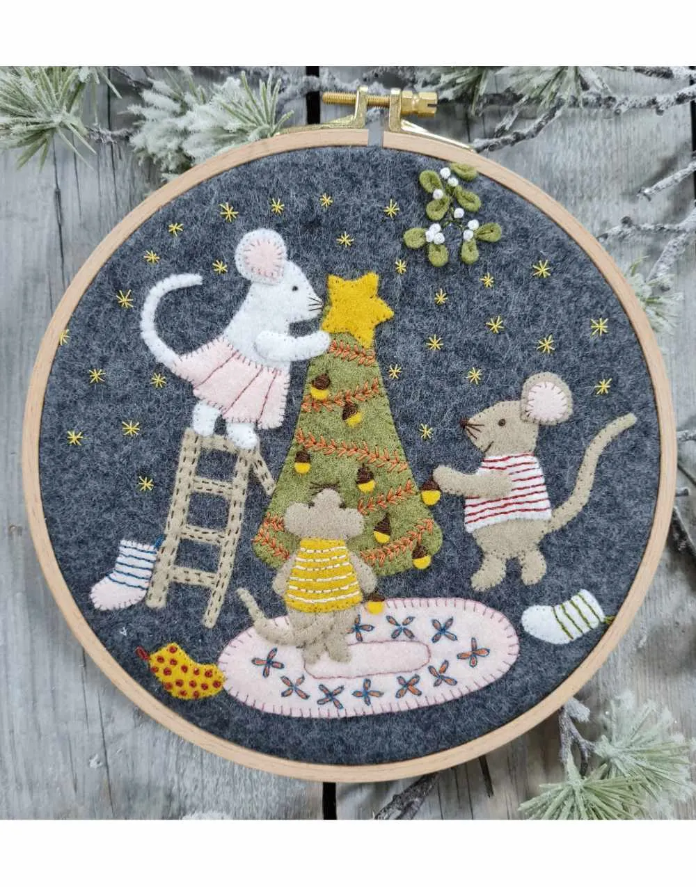 Christmas with the Mouse Family Felt Appliqué Hoop Kit, Corrine Lapierre