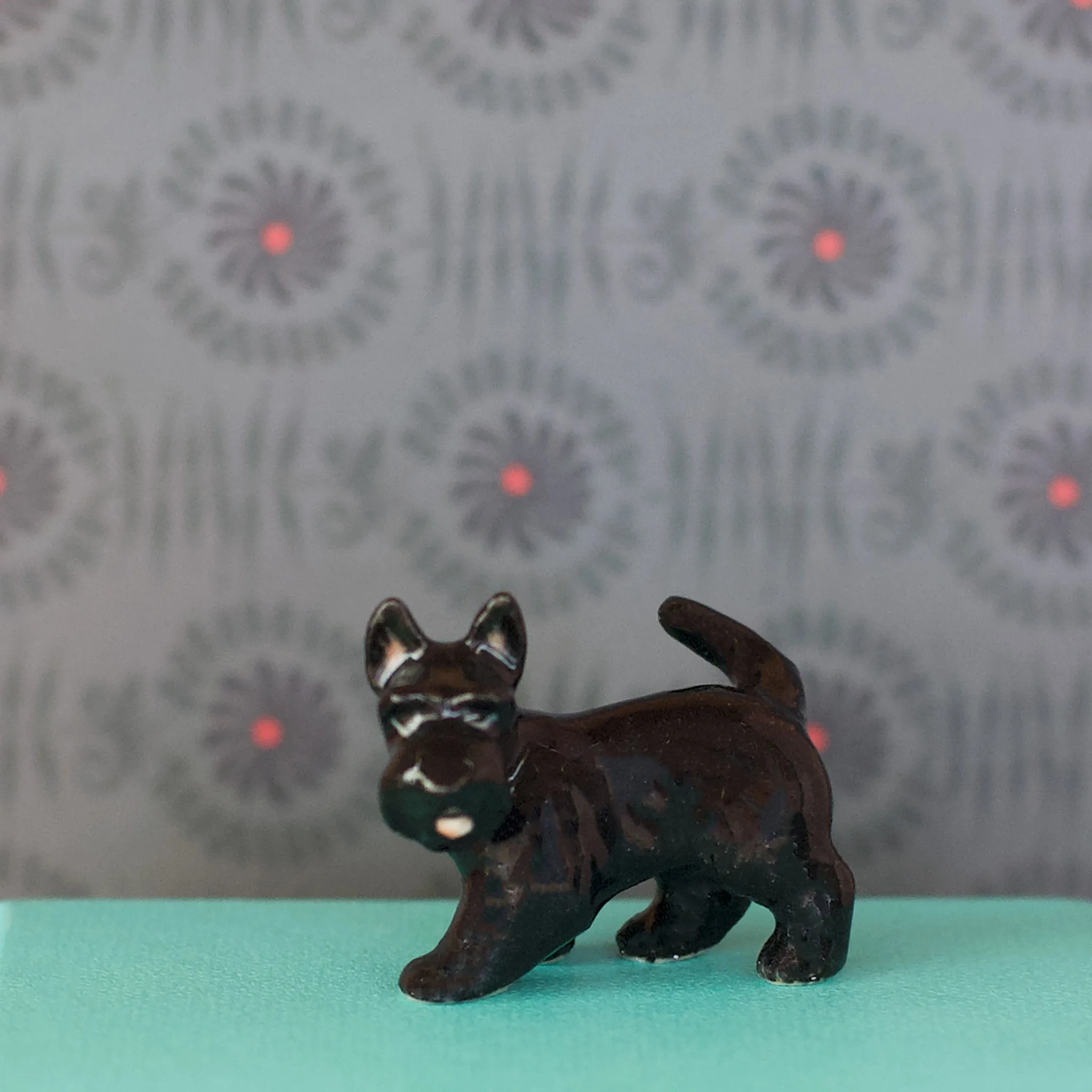 Presidential Pet Figurine: Miss Beazley