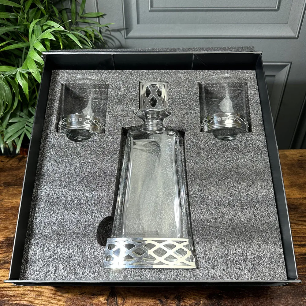 Uisge Beatha 650ml Whisky, Wine & Spirits Decanter Gift Set Includes 2x 11oz Uisge Beatha Pewter Tumblers